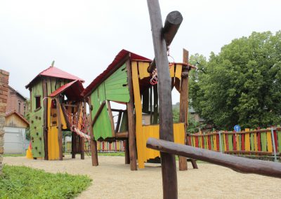 Spielgerät Robinie - Spielturm Triburi in Apolda von Holz Beck